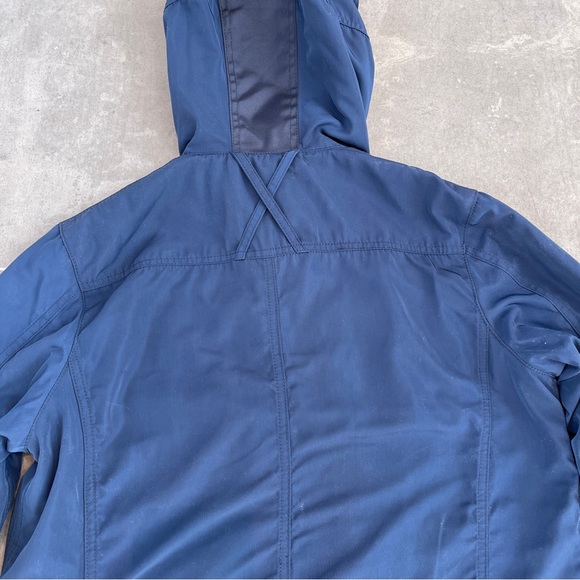 Stylish Blue Jacket for Men - Pockets for Convenience - Picture 5 of 10